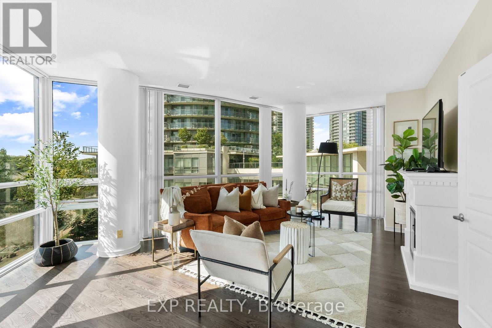 319 - 2240 Lake Shore Boulevard W, Toronto (Mimico), Ontario  M8V 1A5 - Photo 18 - W12408542