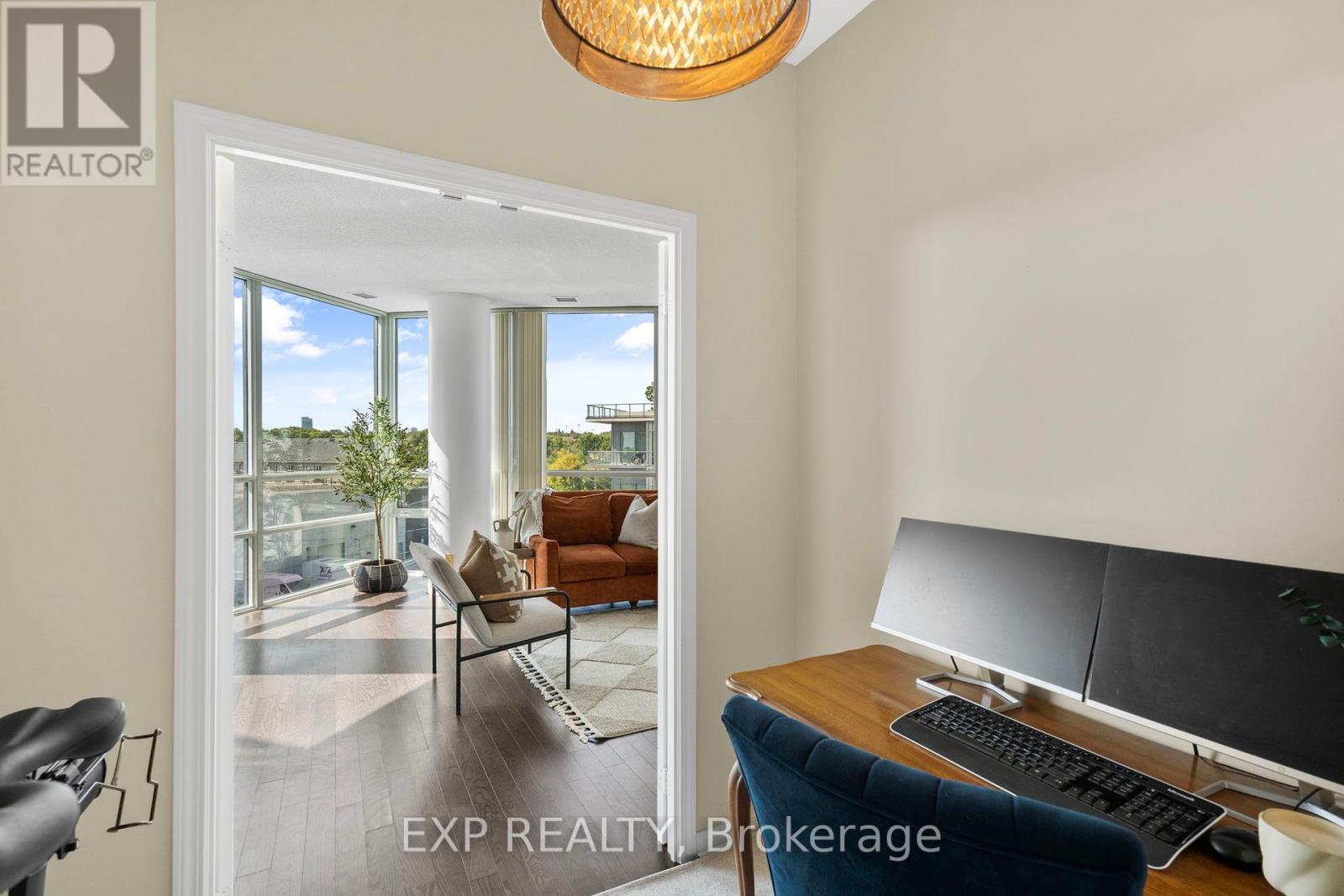 319 - 2240 Lake Shore Boulevard W, Toronto (Mimico), Ontario  M8V 1A5 - Photo 2 - W12408542
