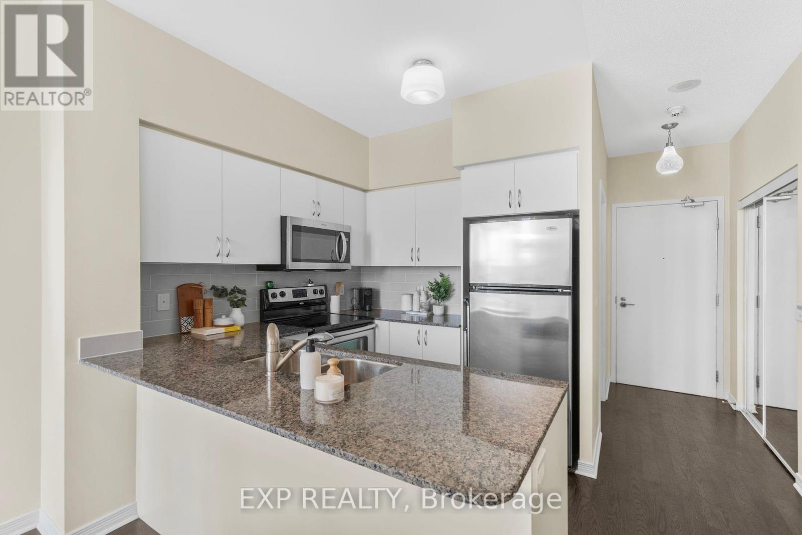 319 - 2240 Lake Shore Boulevard W, Toronto (Mimico), Ontario  M8V 1A5 - Photo 8 - W12408542