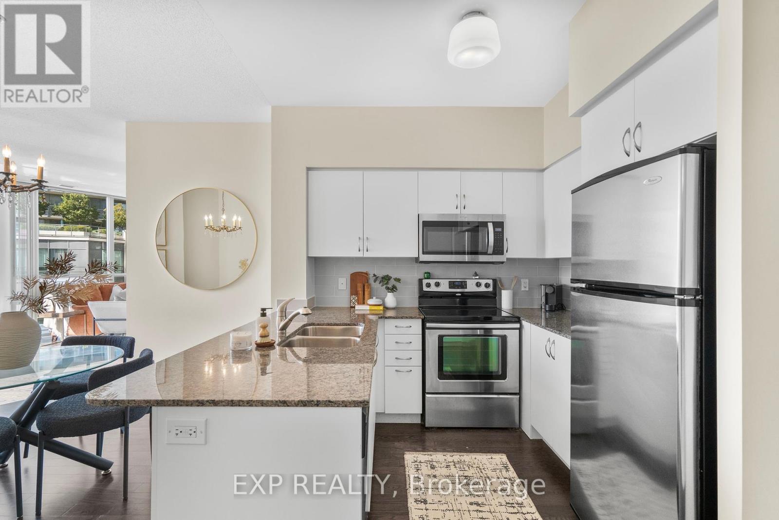 319 - 2240 Lake Shore Boulevard W, Toronto (Mimico), Ontario  M8V 1A5 - Photo 9 - W12408542