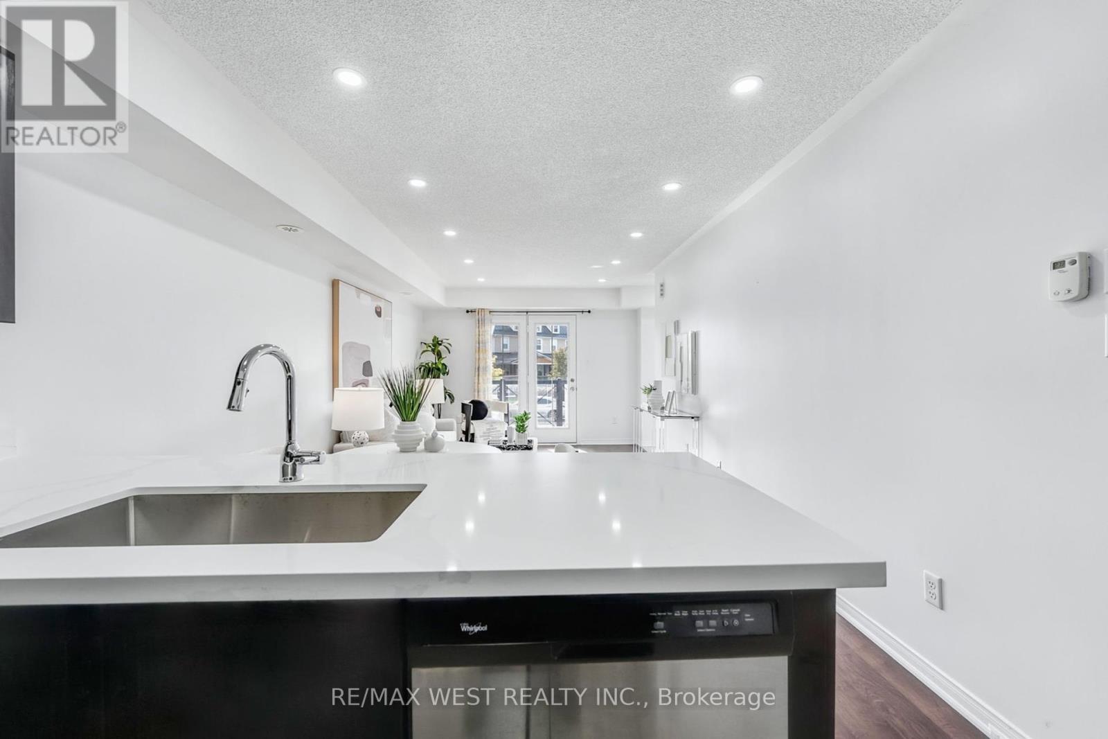 12 - 15 Hays Boulevard, Oakville, Ontario  L6H 0H8 - Photo 14 - W12408546