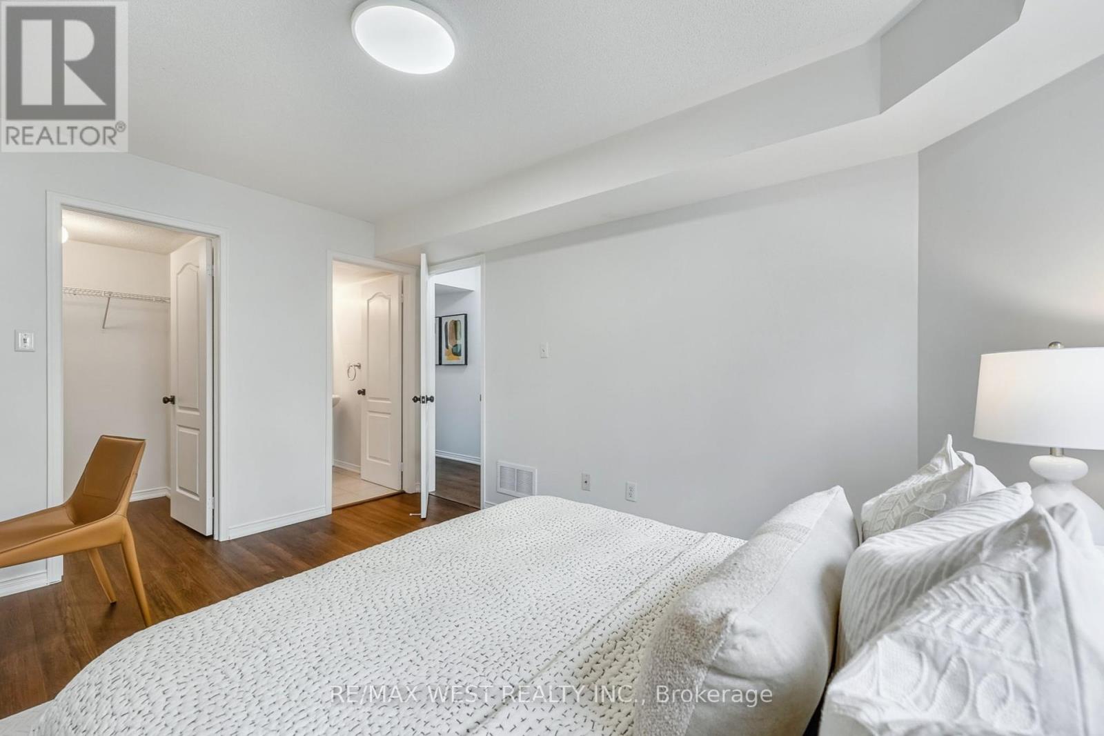 12 - 15 Hays Boulevard, Oakville, Ontario  L6H 0H8 - Photo 17 - W12408546