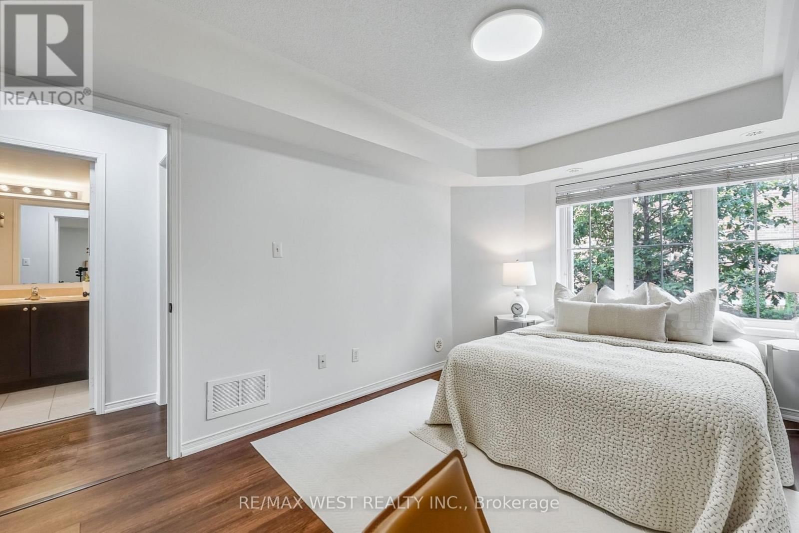 12 - 15 Hays Boulevard, Oakville, Ontario  L6H 0H8 - Photo 18 - W12408546