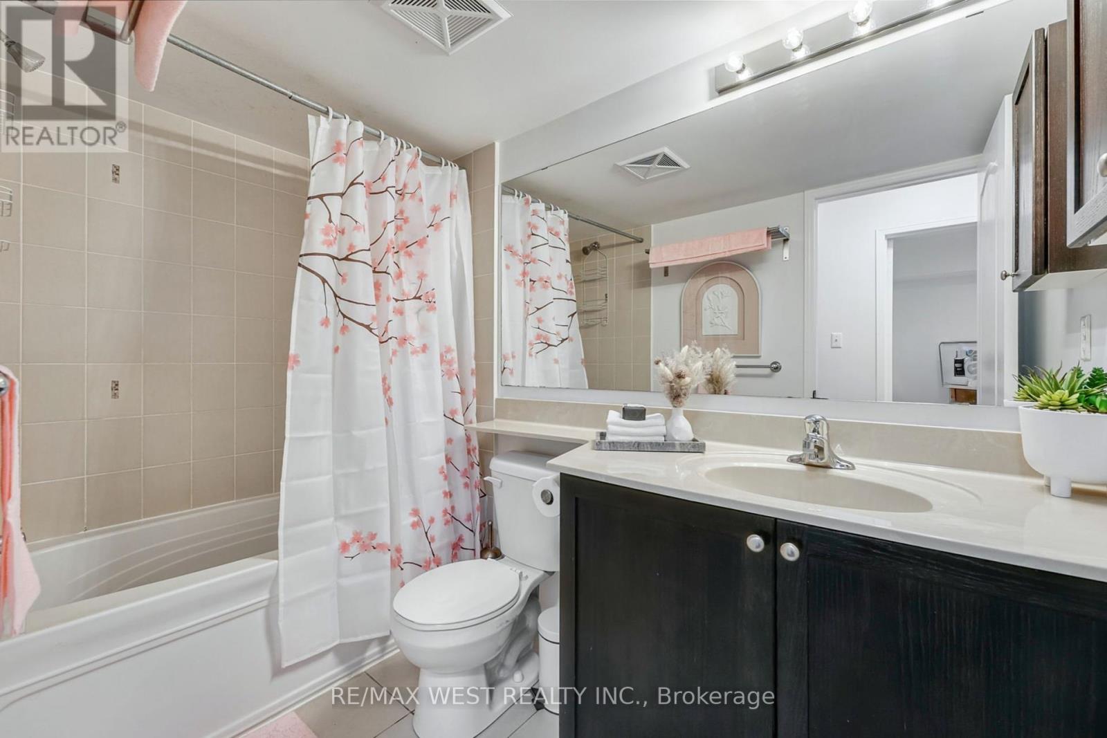 12 - 15 Hays Boulevard, Oakville, Ontario  L6H 0H8 - Photo 21 - W12408546