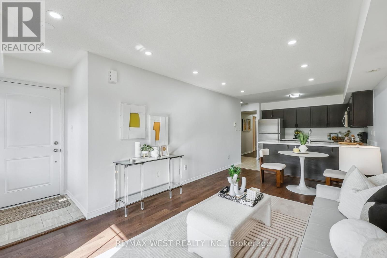 12 - 15 Hays Boulevard, Oakville, Ontario  L6H 0H8 - Photo 4 - W12408546