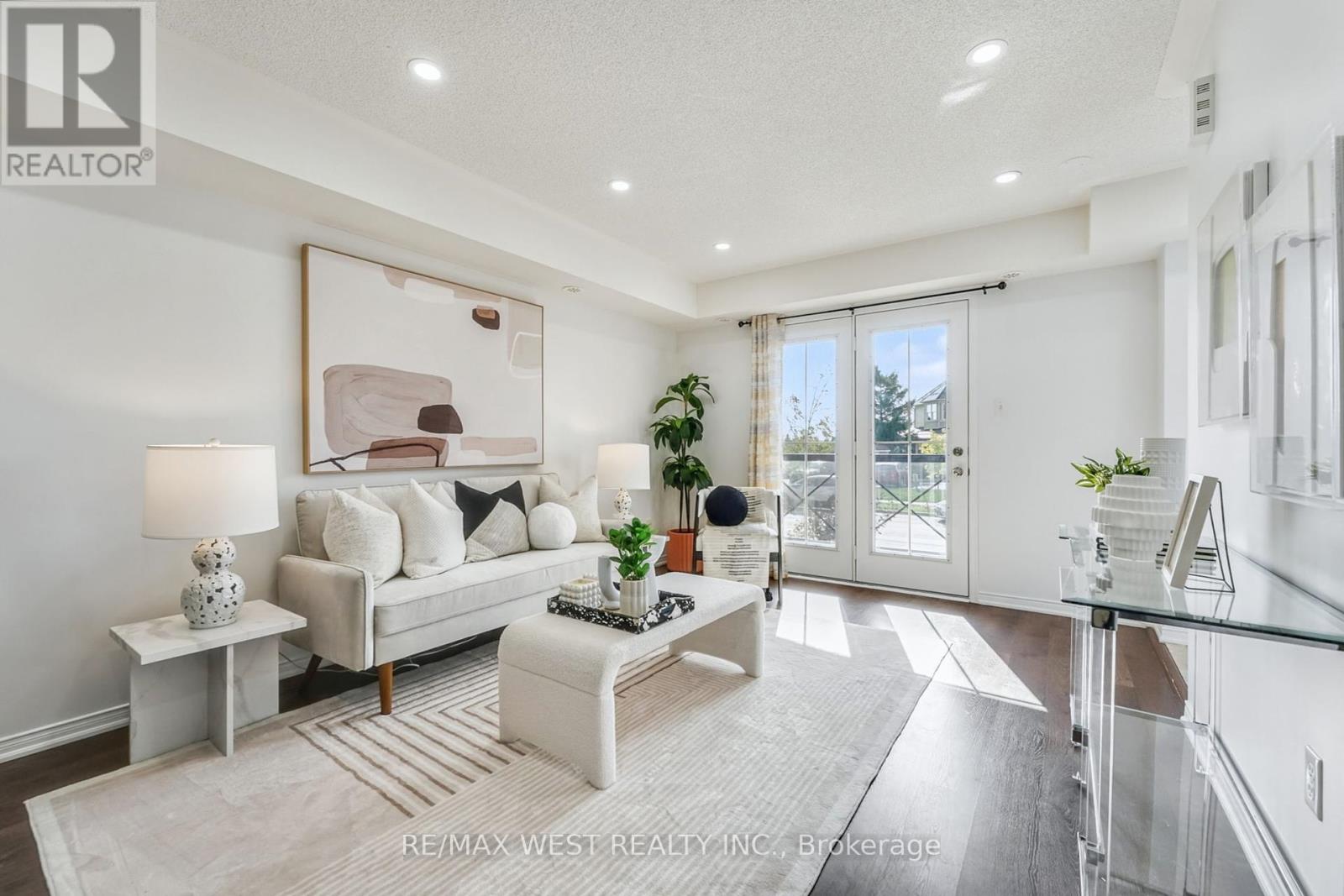 12 - 15 Hays Boulevard, Oakville, Ontario  L6H 0H8 - Photo 7 - W12408546