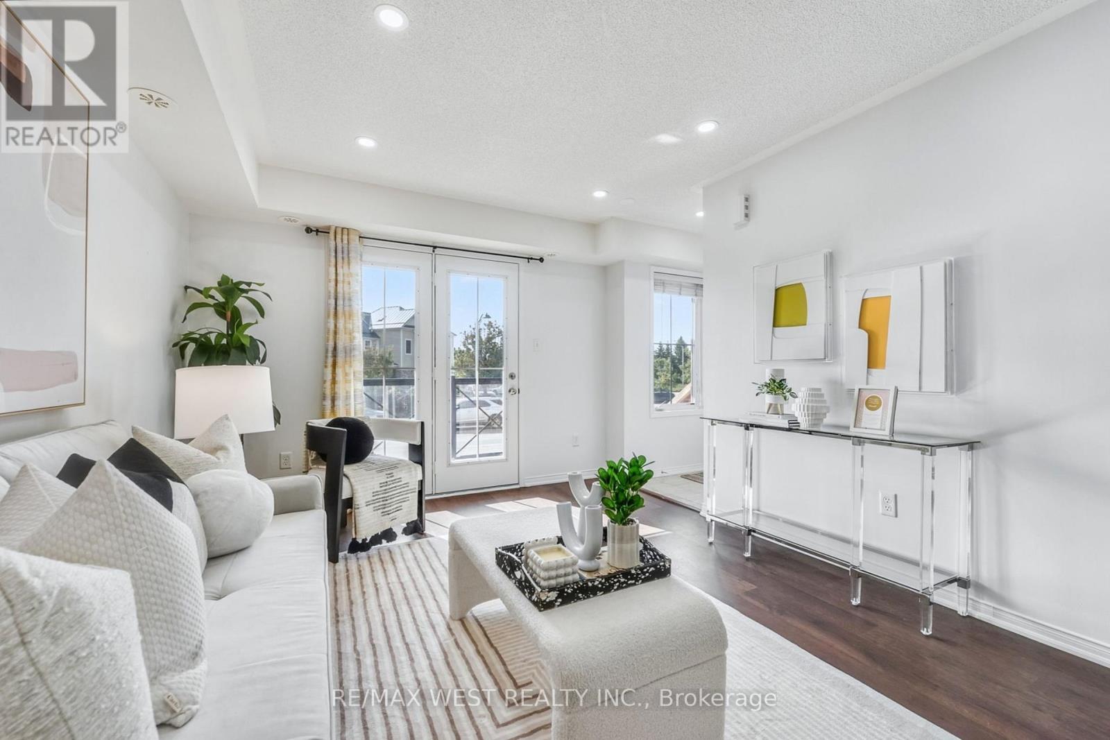 12 - 15 Hays Boulevard, Oakville, Ontario  L6H 0H8 - Photo 8 - W12408546