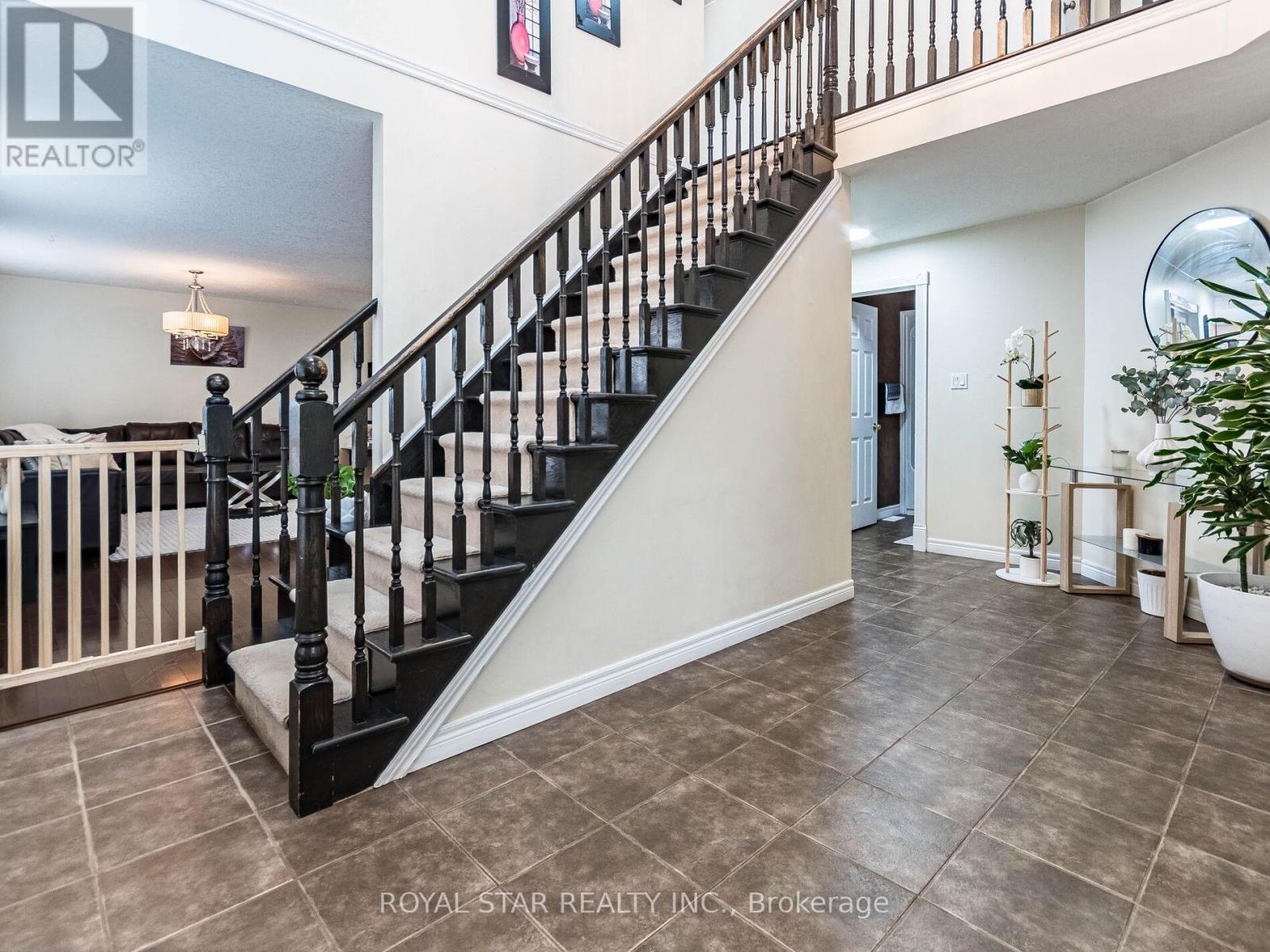 63 Green Bank Drive, Cambridge, Ontario  N1T 2B4 - Photo 6 - X12407800