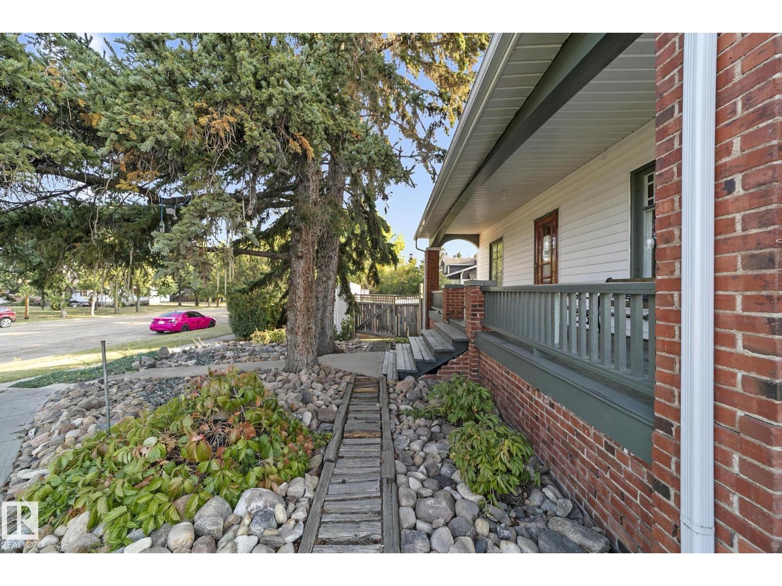 4803 50 (Mcleod Street) St, Lougheed, Alberta  T0B 2V0 - Photo 2 - E4458078