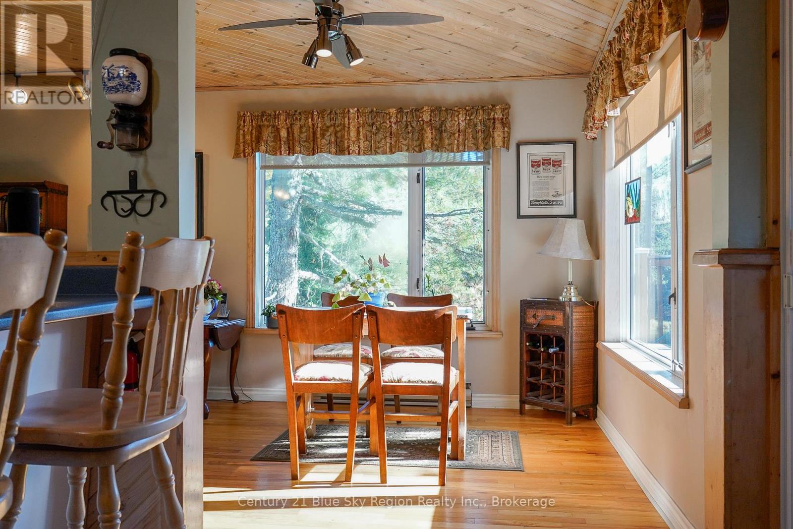 5065 Highway 11 N, Temagami, Ontario  P0H 1H0 - Photo 16 - X12408741