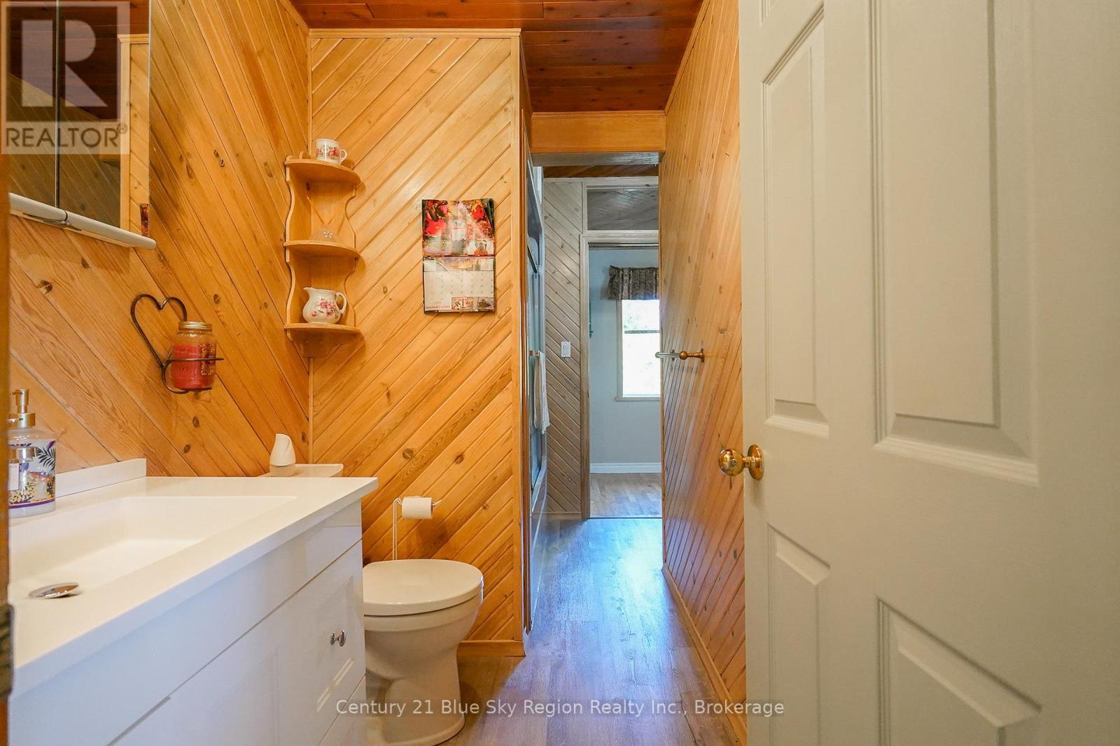 5065 Highway 11 N, Temagami, Ontario  P0H 1H0 - Photo 26 - X12408741