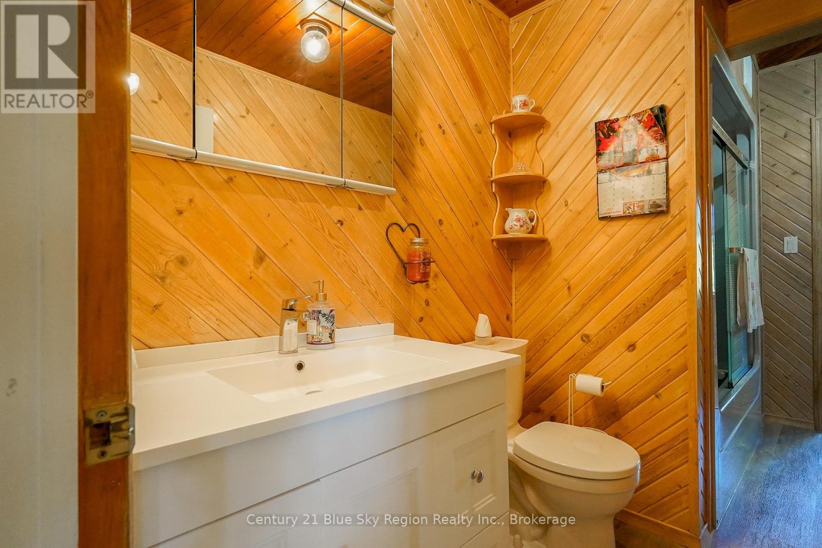 5065 Highway 11 N, Temagami, Ontario  P0H 1H0 - Photo 25 - X12408741