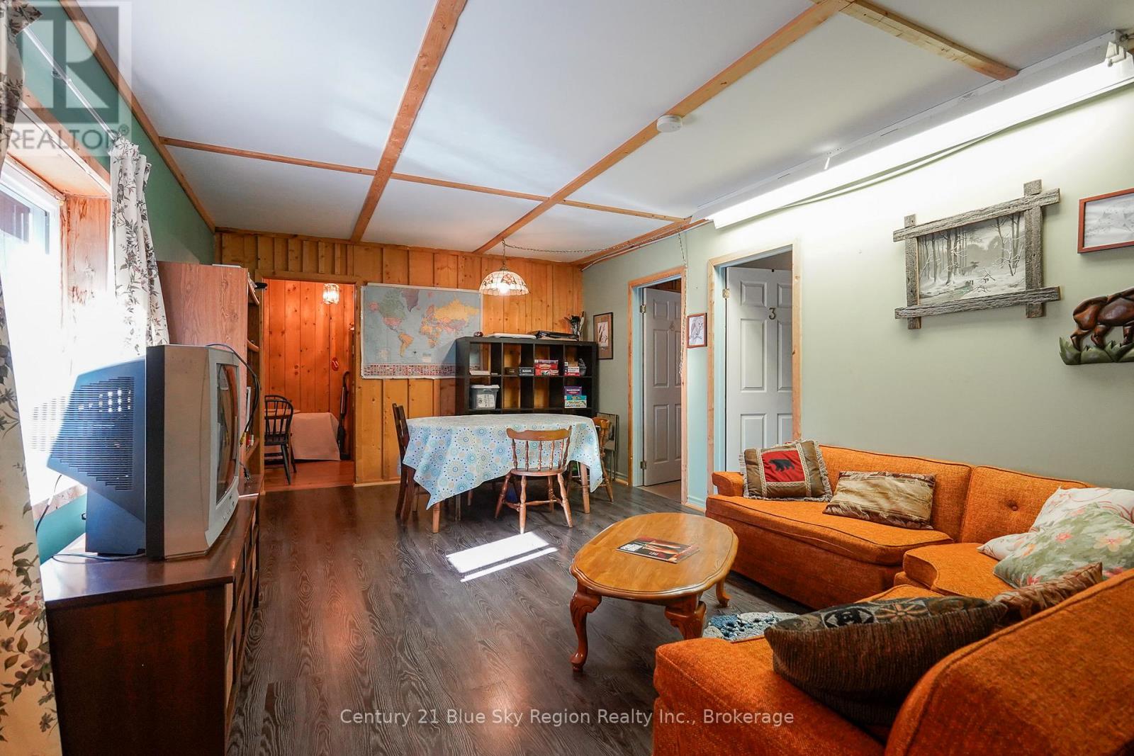 5065 Highway 11 N, Temagami, Ontario  P0H 1H0 - Photo 39 - X12408741