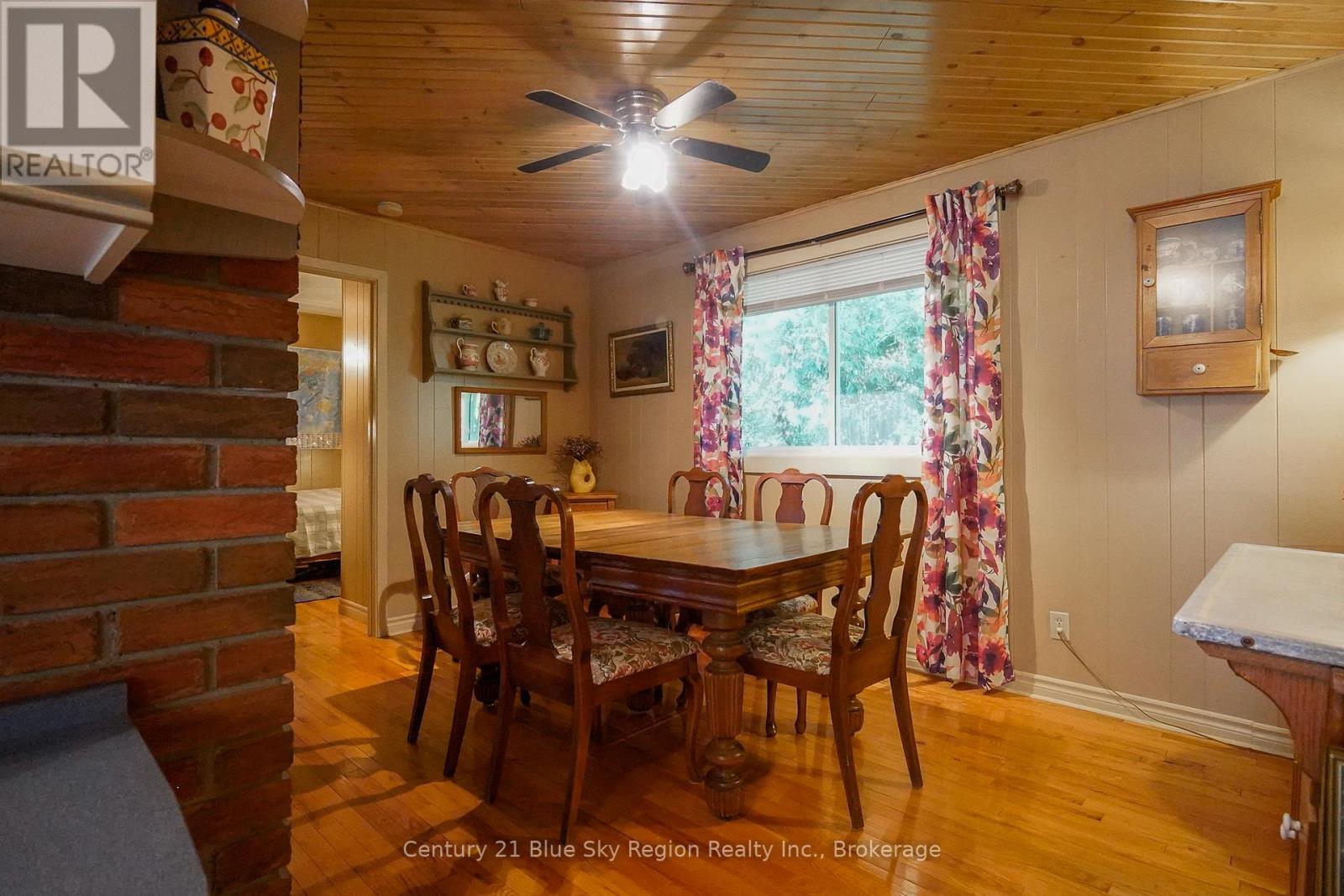 5065 Highway 11 N, Temagami, Ontario  P0H 1H0 - Photo 5 - X12408741