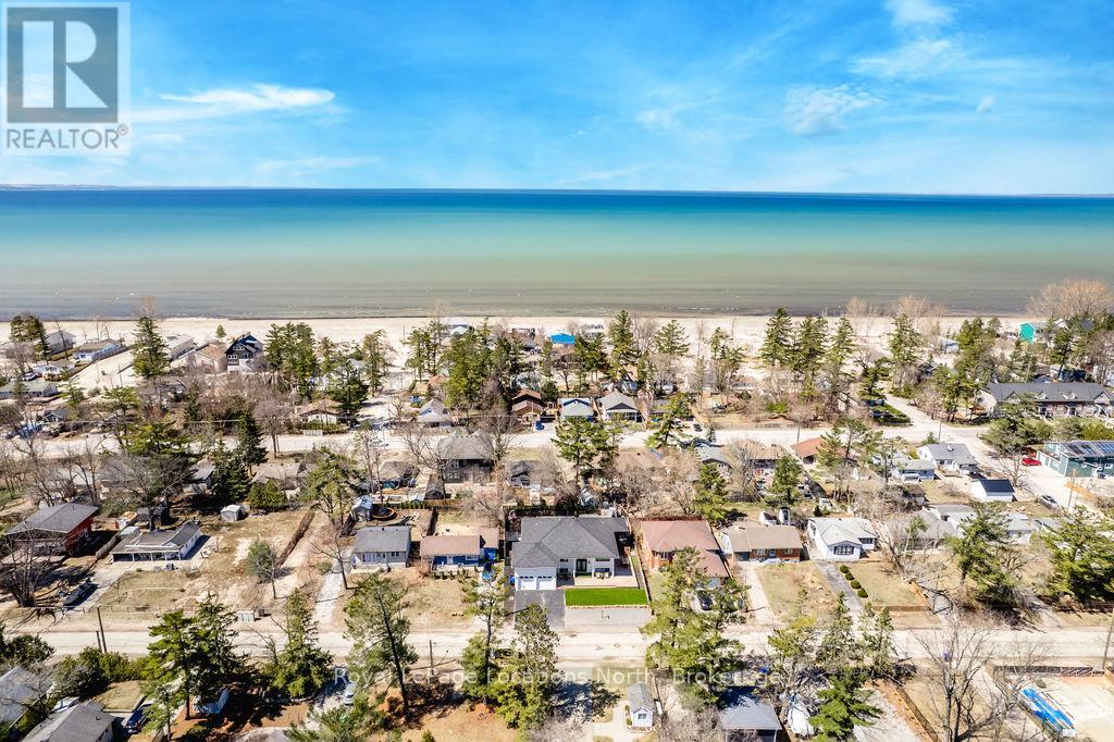 256 Old Mosley Street, Wasaga Beach, Ontario  L9Z 2J2 - Photo 46 - S12408760