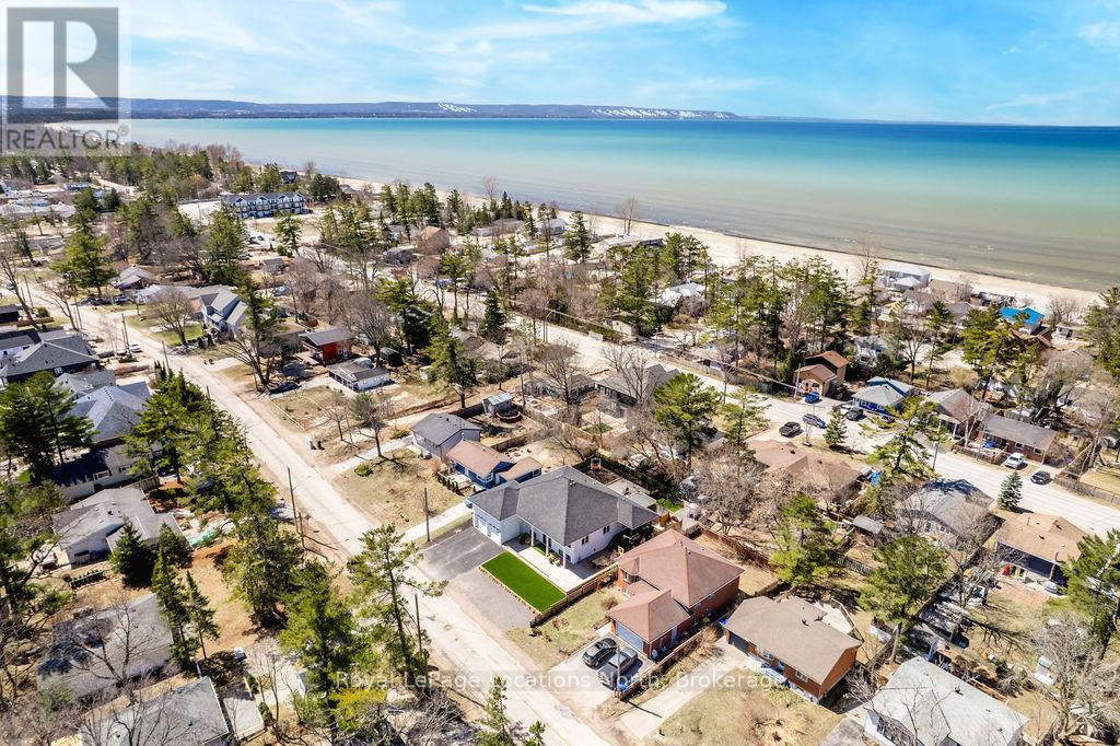 256 Old Mosley Street, Wasaga Beach, Ontario  L9Z 2J2 - Photo 45 - S12408760