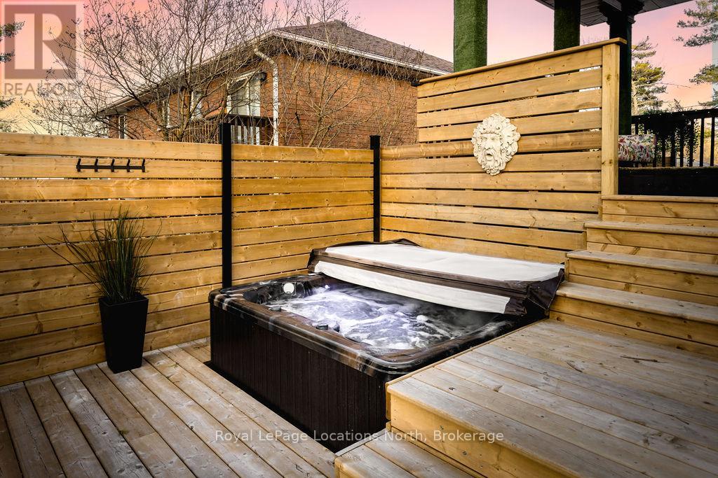 256 Old Mosley Street, Wasaga Beach, Ontario  L9Z 2J2 - Photo 48 - S12408760