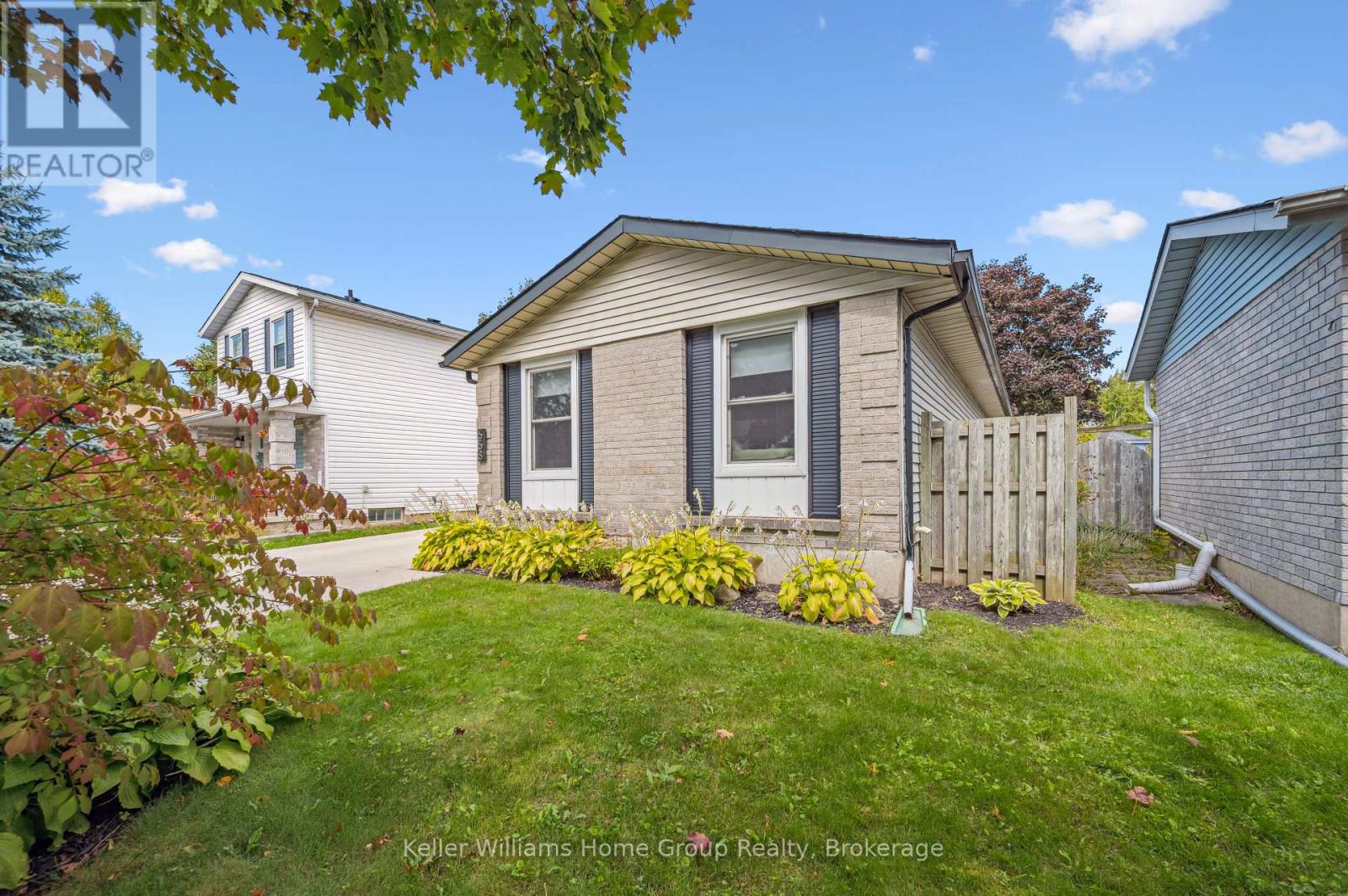 658 Holman Crescent, Centre Wellington, Ontario  N1M 3M2 - Photo 3 - X12408701
