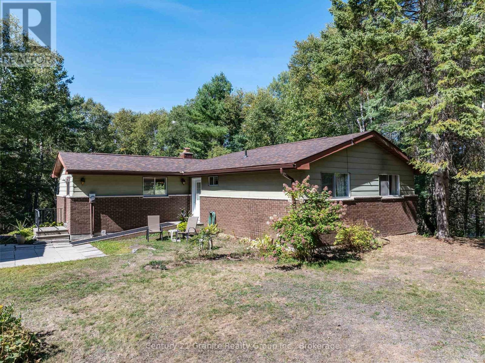 733 Bobcaygeon Road, Minden Hills, Ontario  K0M 2K0 - Photo 38 - X12408709