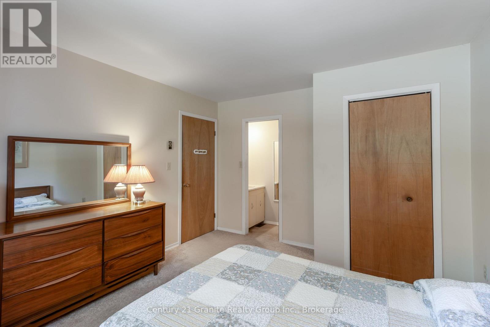 733 Bobcaygeon Road, Minden Hills, Ontario  K0M 2K0 - Photo 14 - X12408709