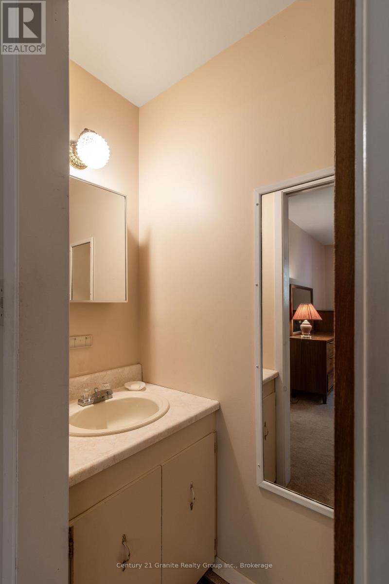 733 Bobcaygeon Road, Minden Hills, Ontario  K0M 2K0 - Photo 15 - X12408709