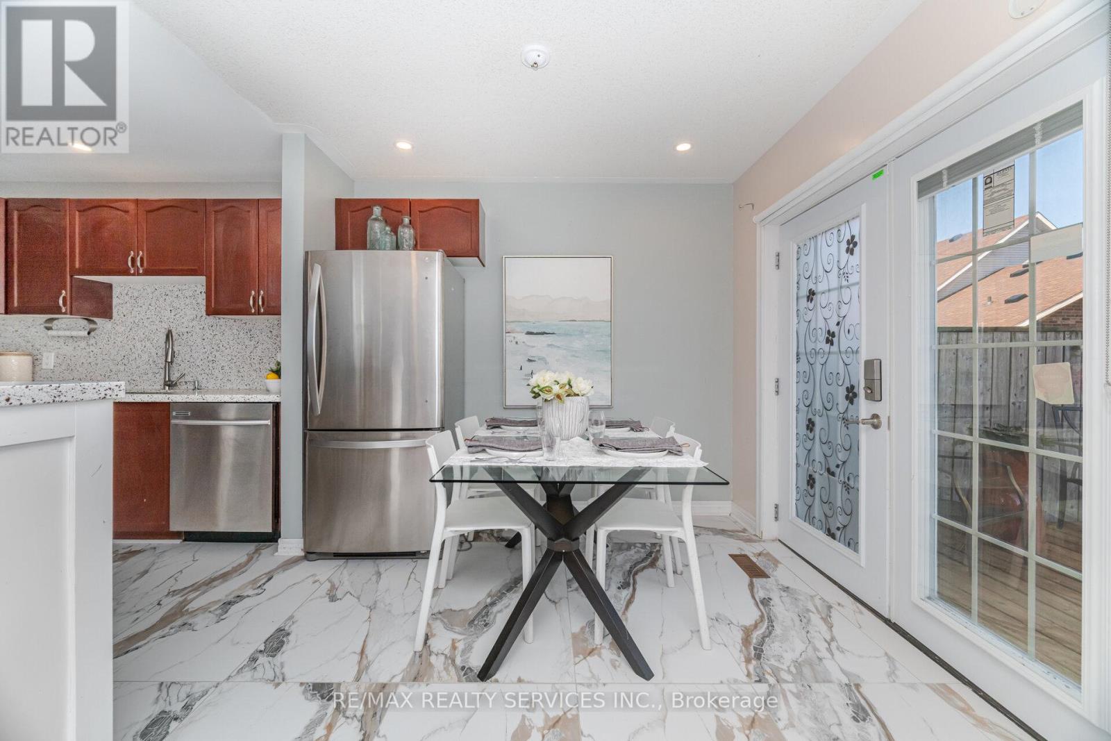 91 Young Crescent, Niagara-On-The-Lake, Ontario  L0S 1J7 - Photo 11 - X12408575