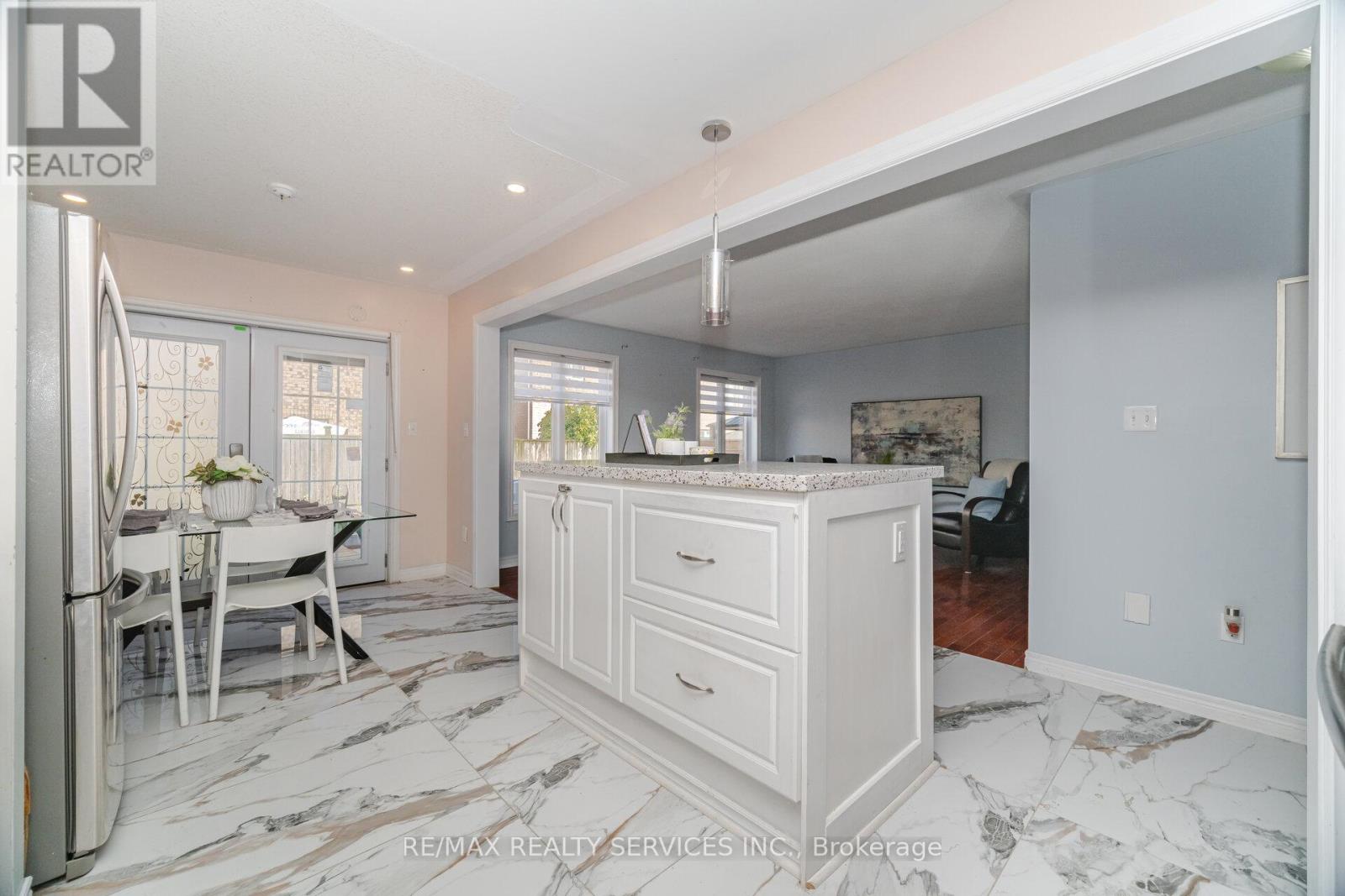 91 Young Crescent, Niagara-On-The-Lake, Ontario  L0S 1J7 - Photo 14 - X12408575