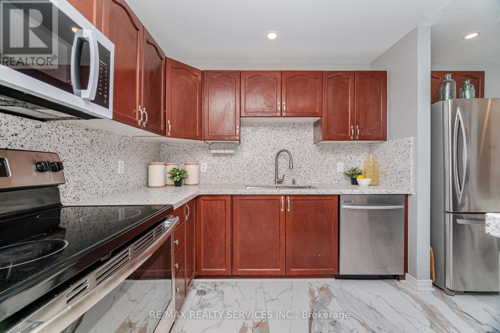 91 Young Crescent, Niagara-On-The-Lake, Ontario  L0S 1J7 - Photo 17 - X12408575