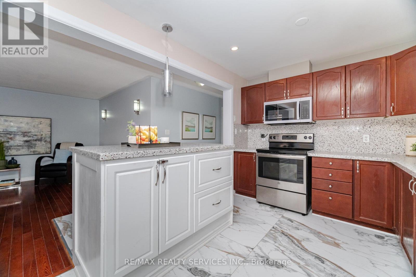 91 Young Crescent, Niagara-On-The-Lake, Ontario  L0S 1J7 - Photo 18 - X12408575