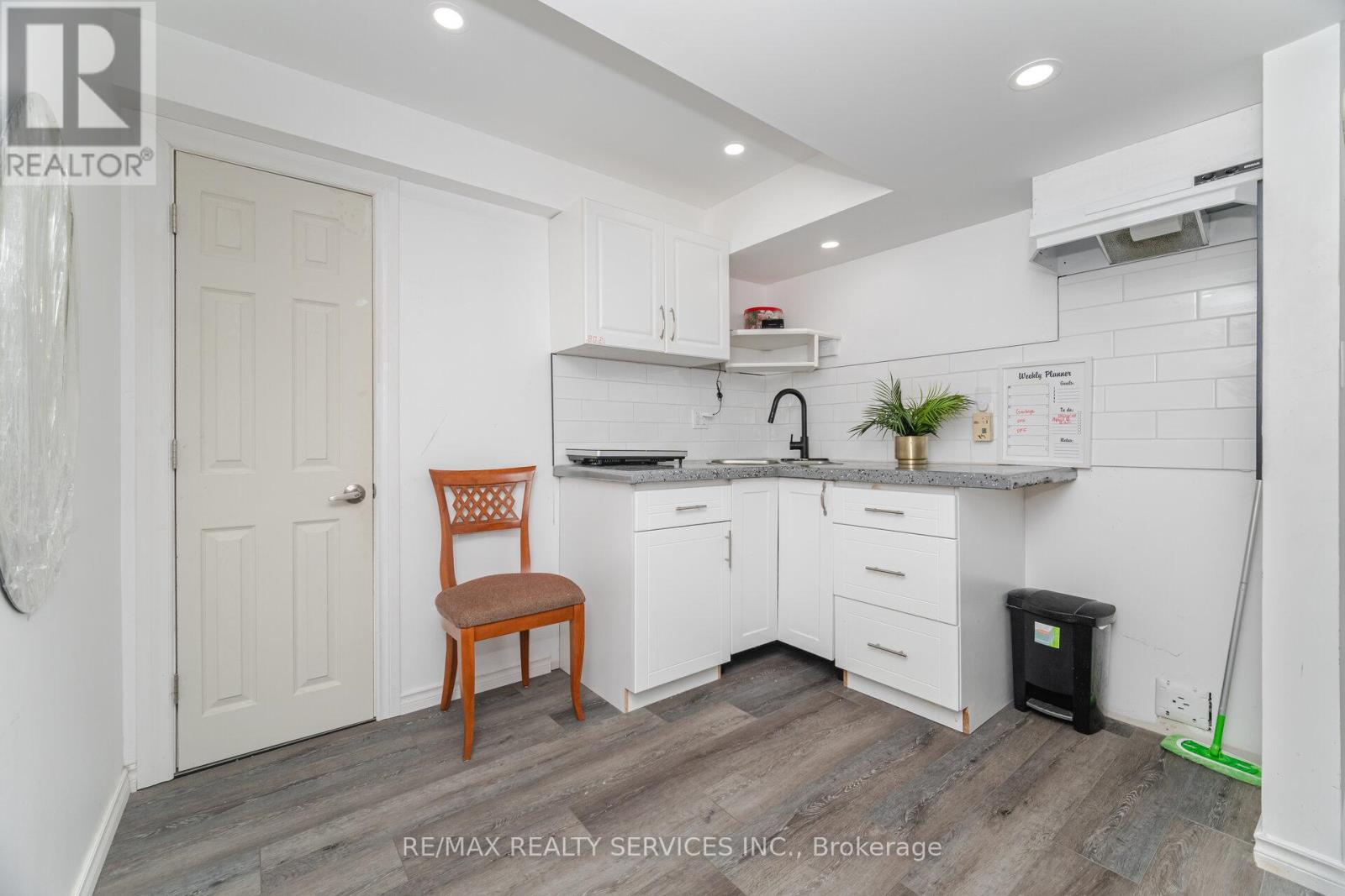 91 Young Crescent, Niagara-On-The-Lake, Ontario  L0S 1J7 - Photo 38 - X12408575