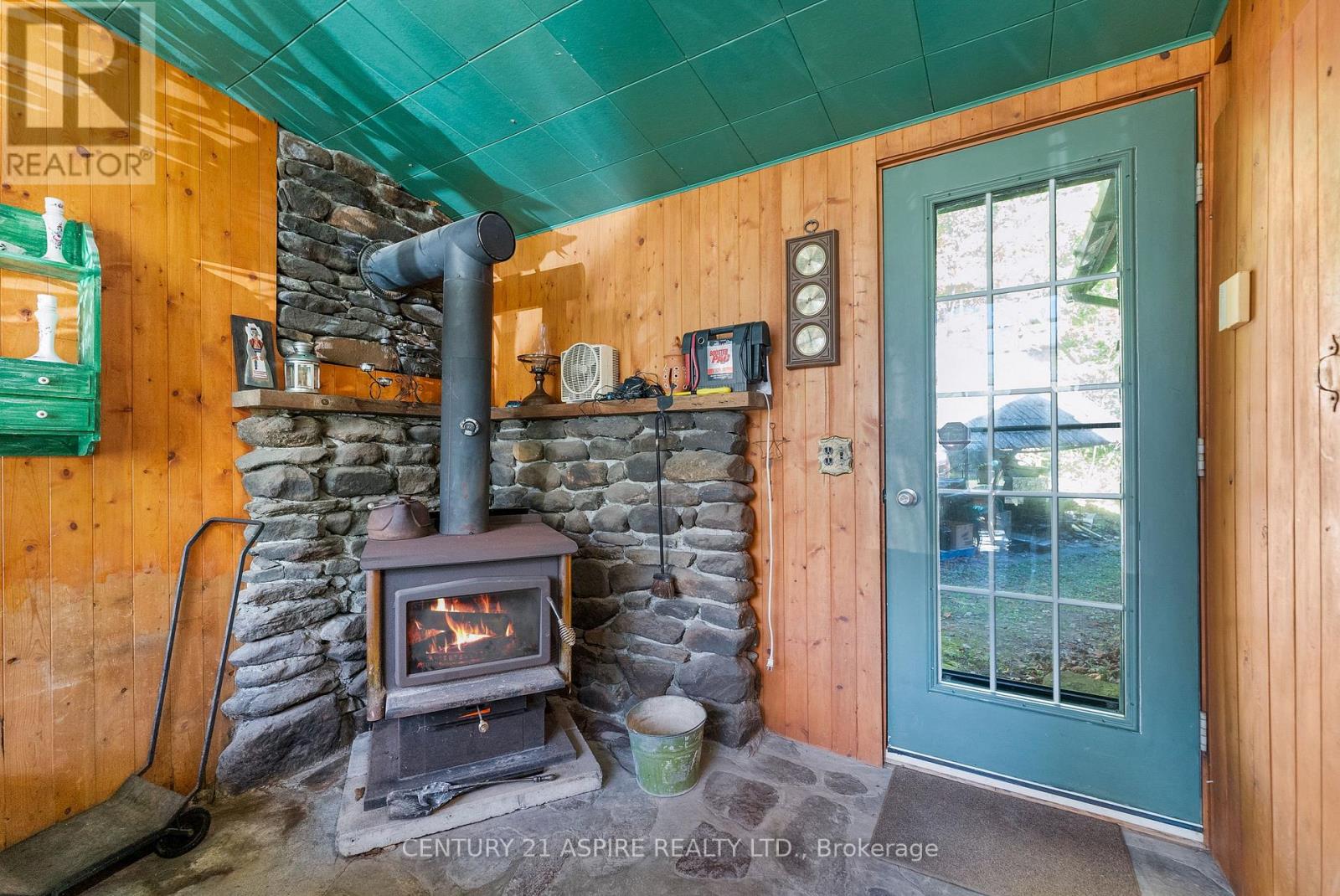 3050 Paugh Lake Road, Madawaska Valley, Ontario  K0J 1B0 - Photo 12 - X12408682