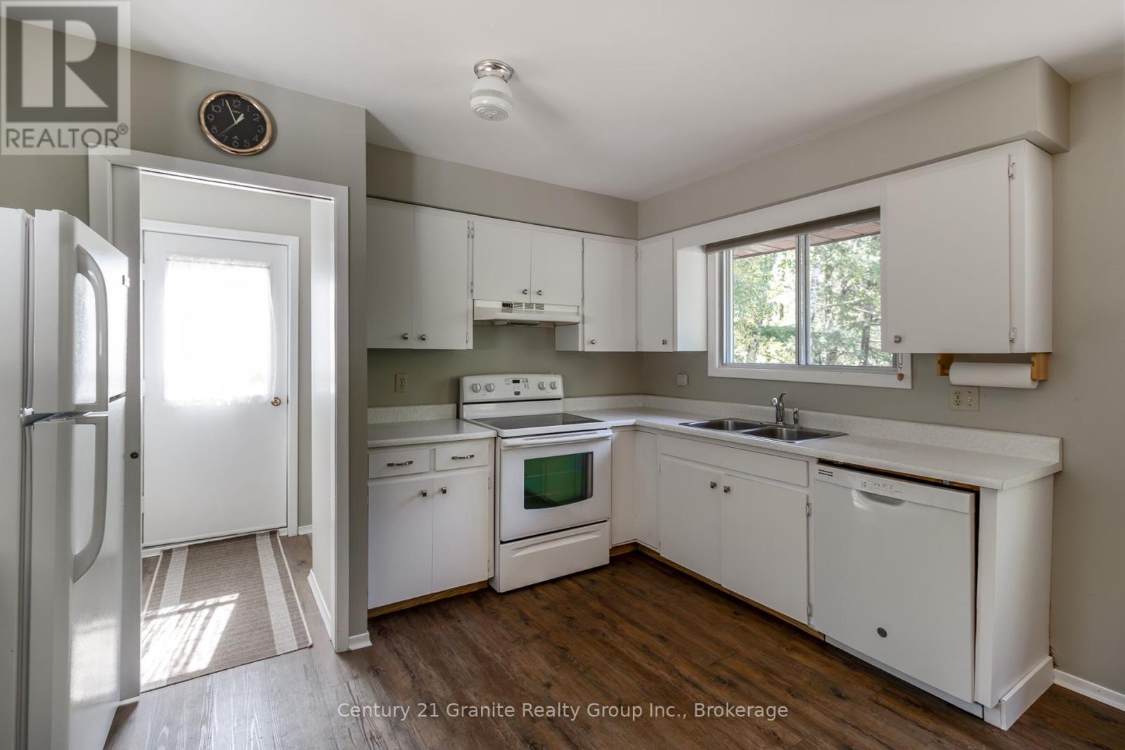 733 Bobcaygeon Road, Minden Hills, Ontario  K0M 2K0 - Photo 6 - X12408709