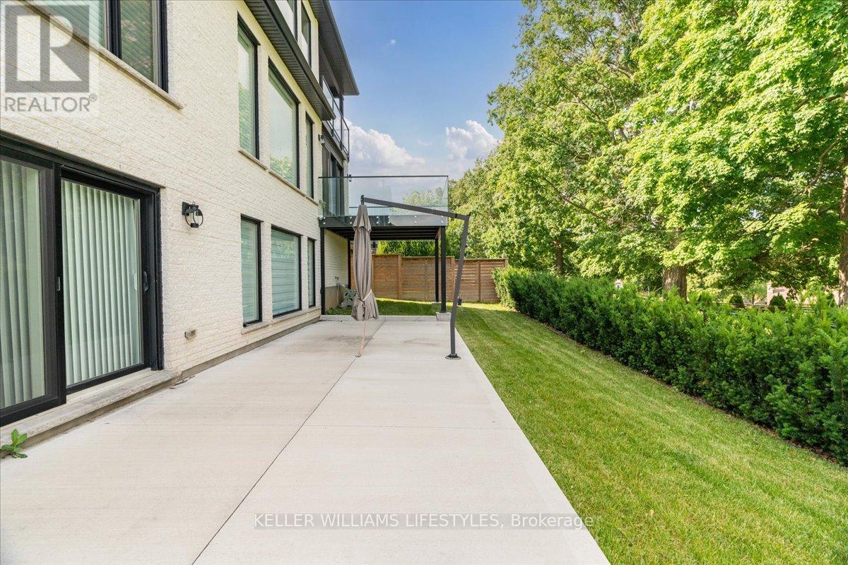 2048 Ironwood Road, London South, Ontario  N6K 0H8 - Photo 42 - X12408552