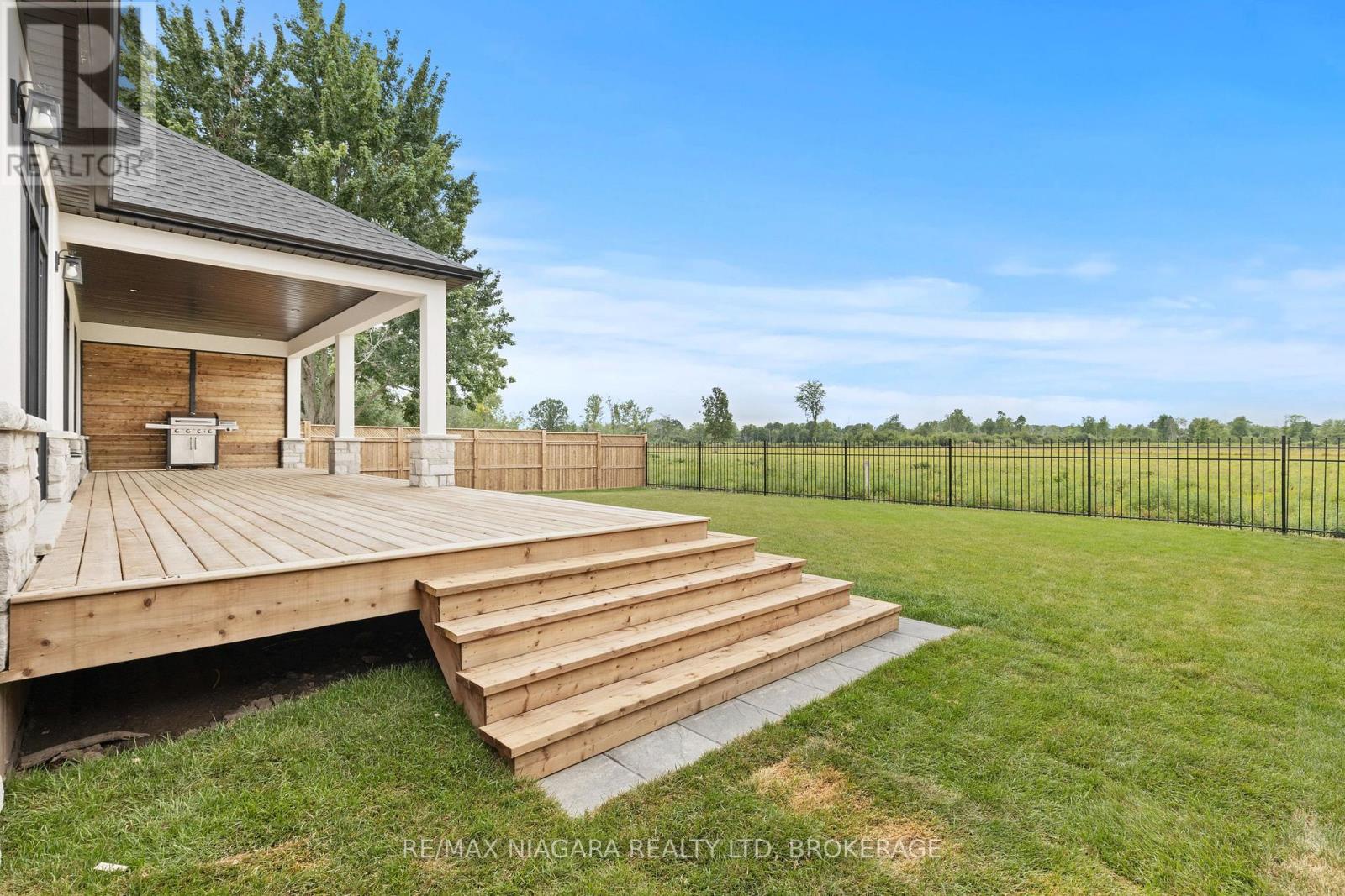 637 Buffalo Road, Fort Erie, Ontario  L2A 5G7 - Photo 4 - X12402328
