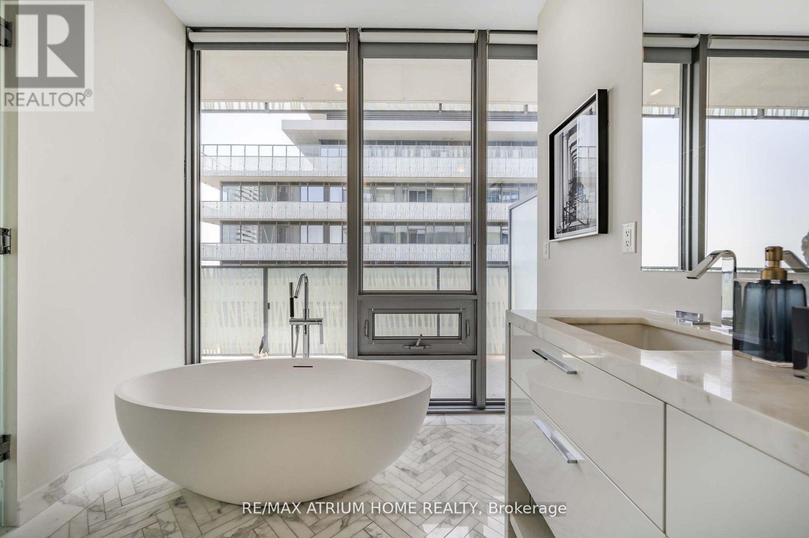 Ph 5305 - 42 Charles Street E, Toronto, Ontario  M4Y 1T4 - Photo 18 - C12408601