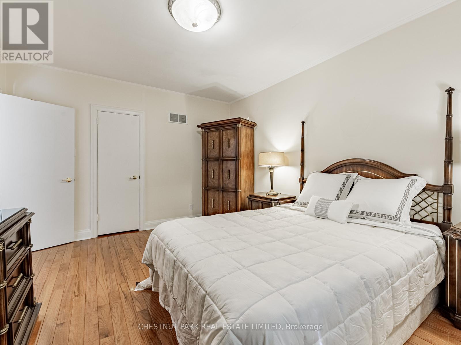 397 Cortleigh Boulevard, Toronto, Ontario  M5N 1R4 - Photo 17 - C12408621