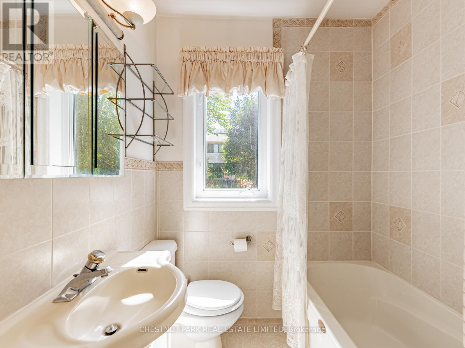 397 Cortleigh Boulevard, Toronto, Ontario  M5N 1R4 - Photo 19 - C12408621