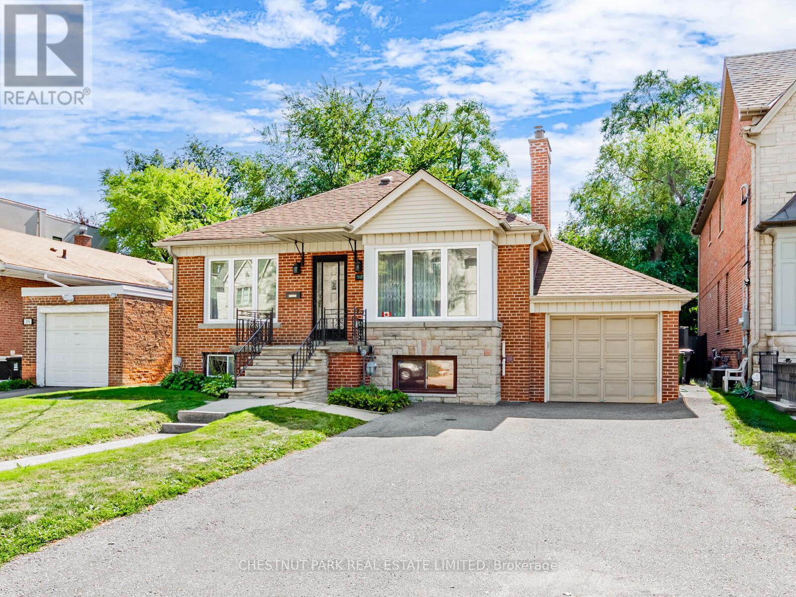397 Cortleigh Boulevard, Toronto, Ontario  M5N 1R4 - Photo 2 - C12408621