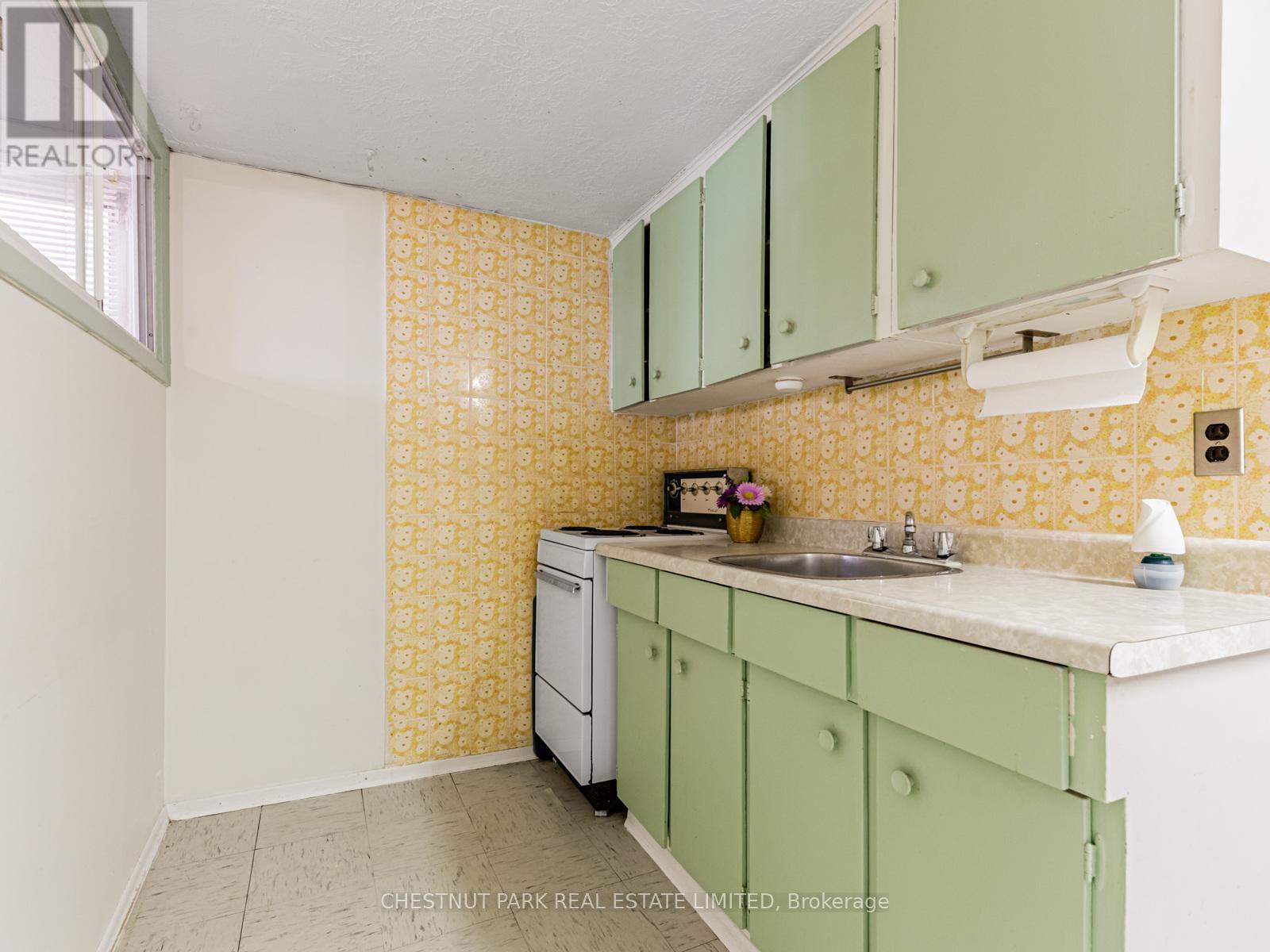 397 Cortleigh Boulevard, Toronto, Ontario  M5N 1R4 - Photo 31 - C12408621