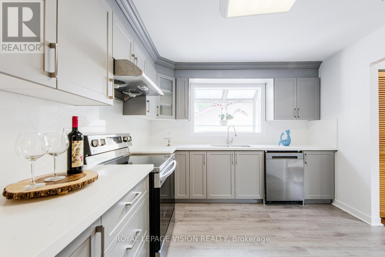 127 Freshmeadow Drive, Toronto, Ontario  M2H 2P9 - Photo 13 - C12408632