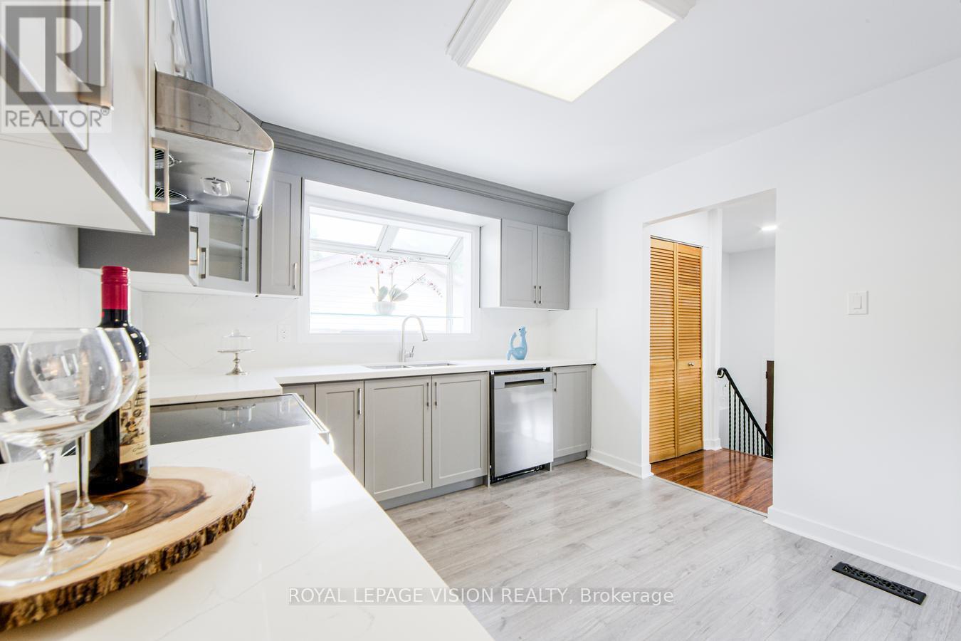 127 Freshmeadow Drive, Toronto, Ontario  M2H 2P9 - Photo 14 - C12408632
