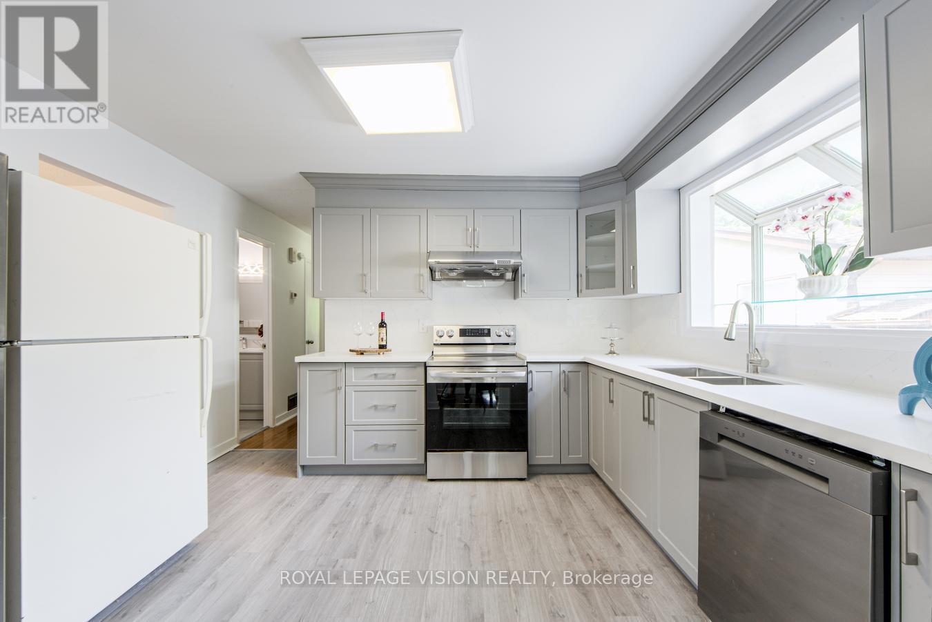 127 Freshmeadow Drive, Toronto, Ontario  M2H 2P9 - Photo 15 - C12408632