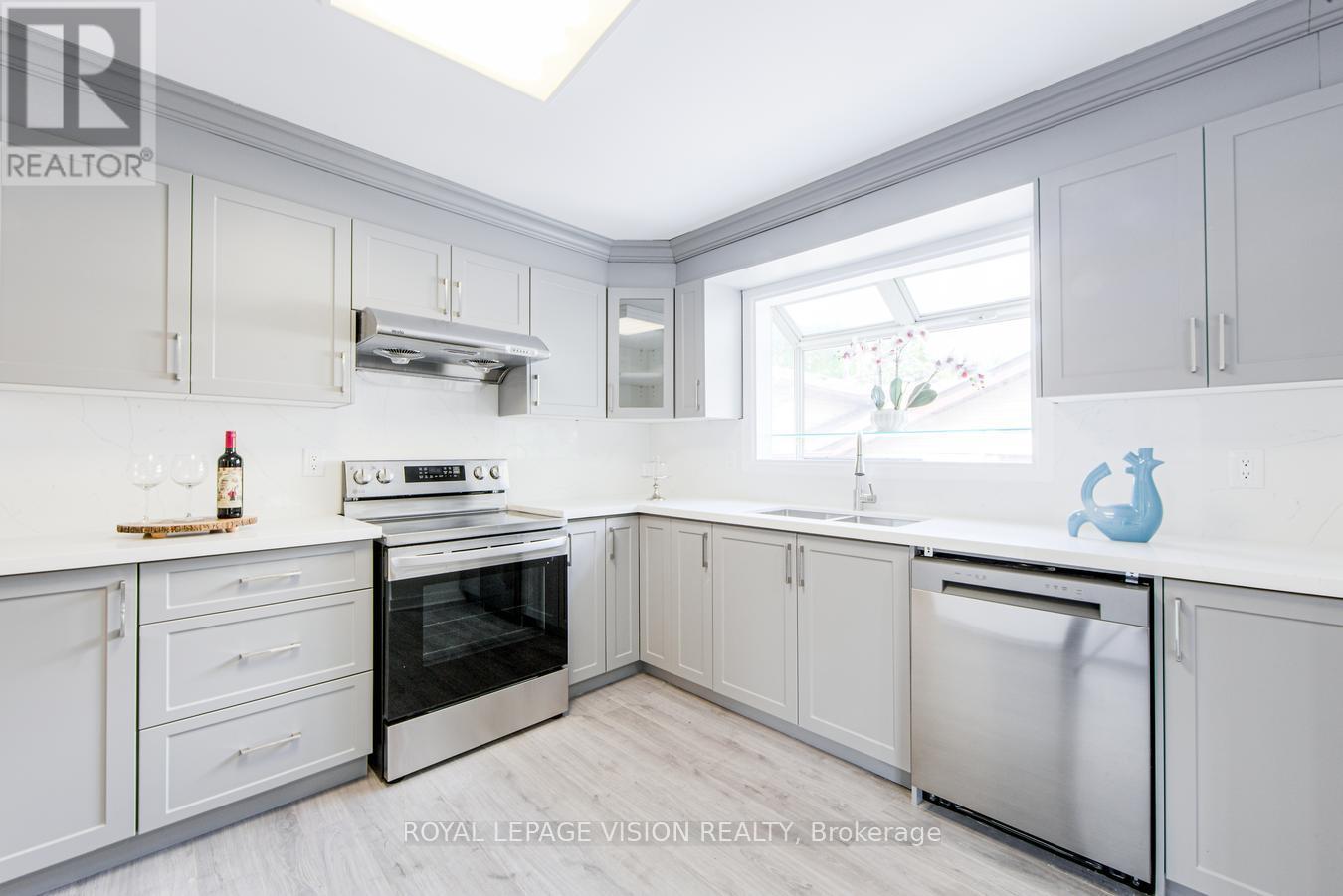 127 Freshmeadow Drive, Toronto, Ontario  M2H 2P9 - Photo 17 - C12408632