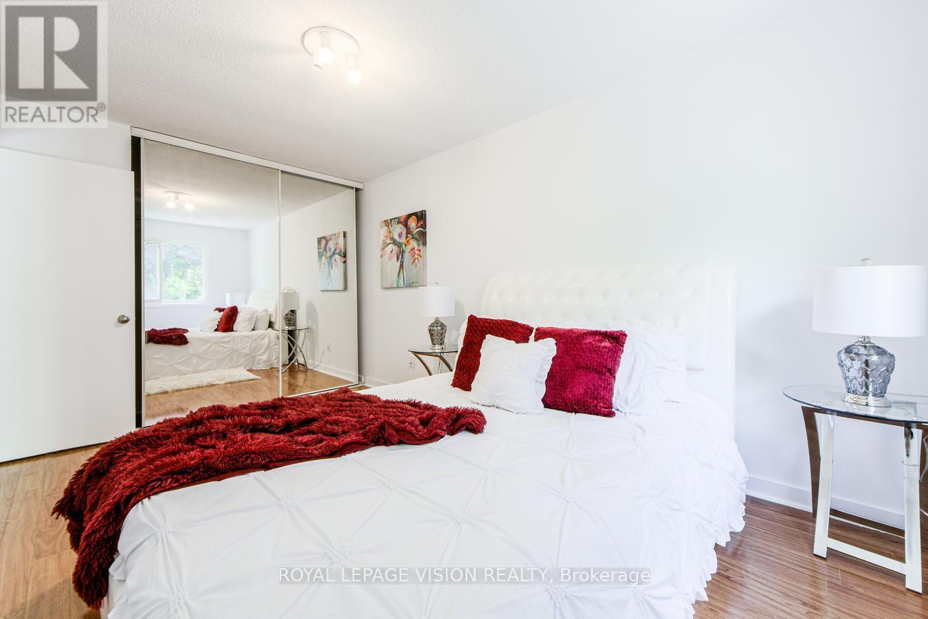 127 Freshmeadow Drive, Toronto, Ontario  M2H 2P9 - Photo 21 - C12408632