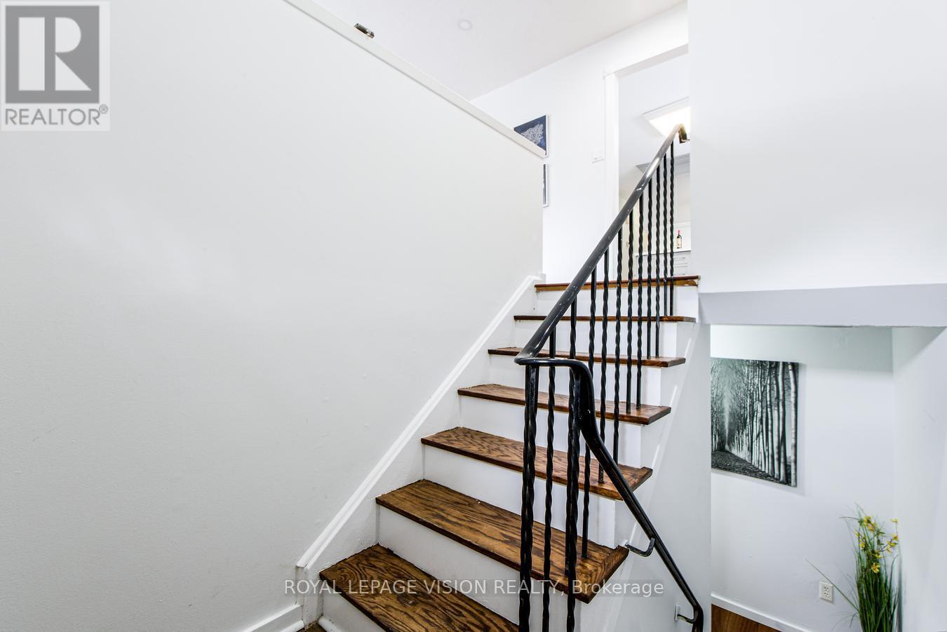 127 Freshmeadow Drive, Toronto, Ontario  M2H 2P9 - Photo 5 - C12408632