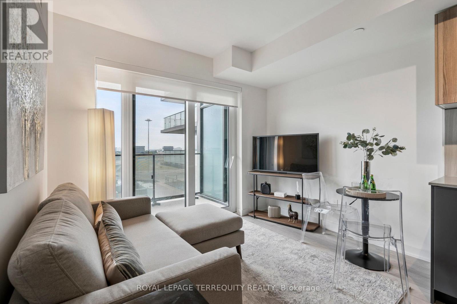 809 - 8 Tippett Road, Toronto (Clanton Park), Ontario  M3H 0E7 - Photo 8 - C12408639