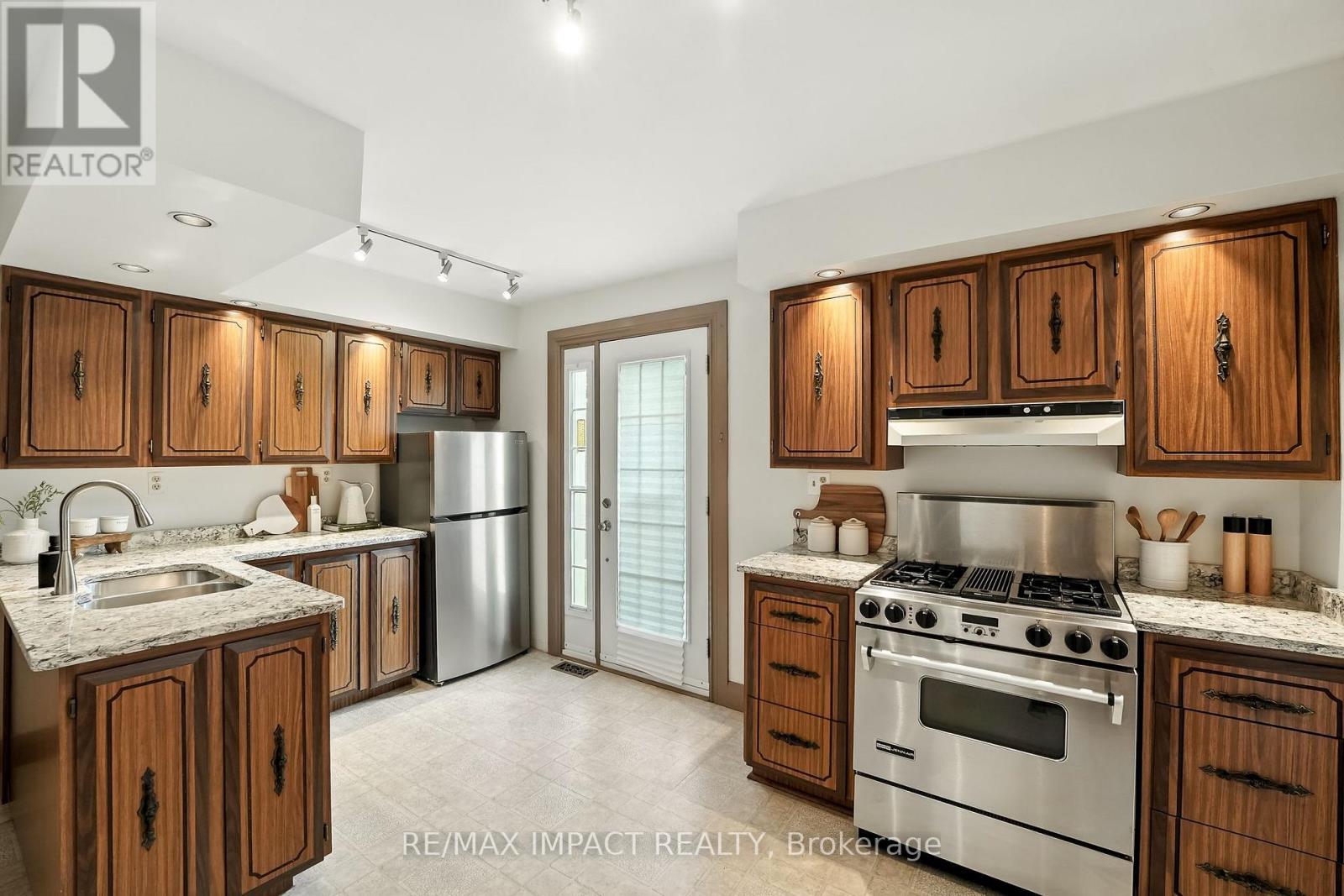 46 Simpson Avenue, Clarington (Bowmanville), Ontario  L1C 2H8 - Photo 19 - E12408706