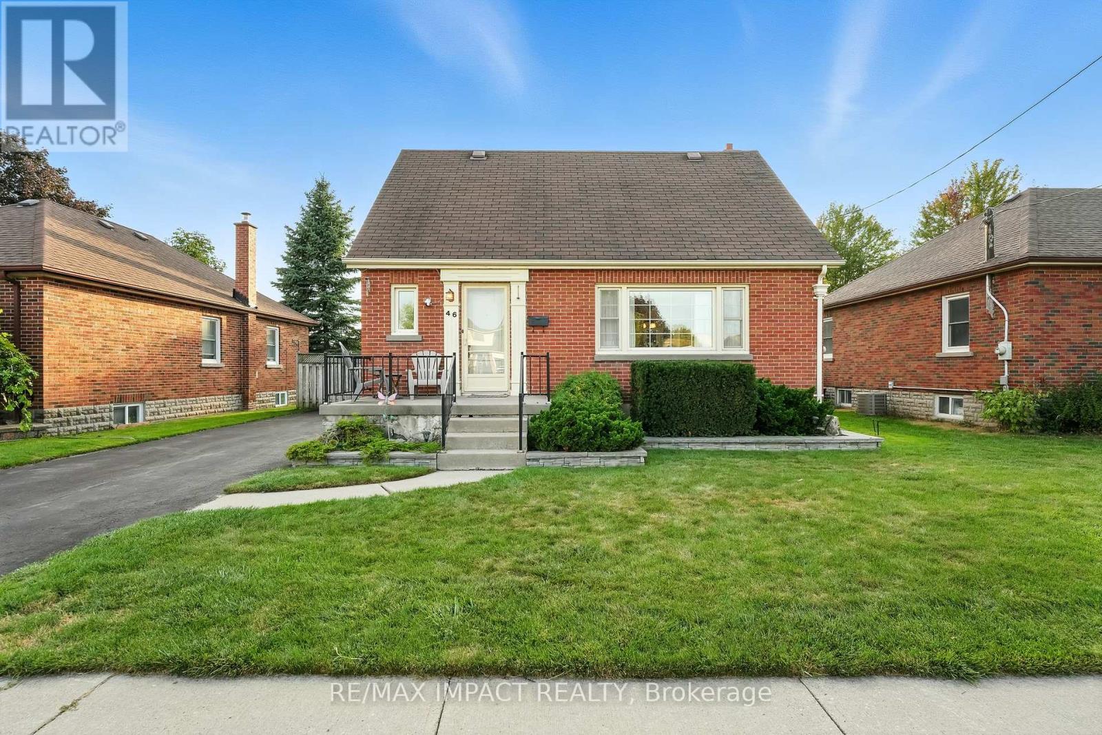 46 Simpson Avenue, Clarington (Bowmanville), Ontario  L1C 2H8 - Photo 2 - E12408706