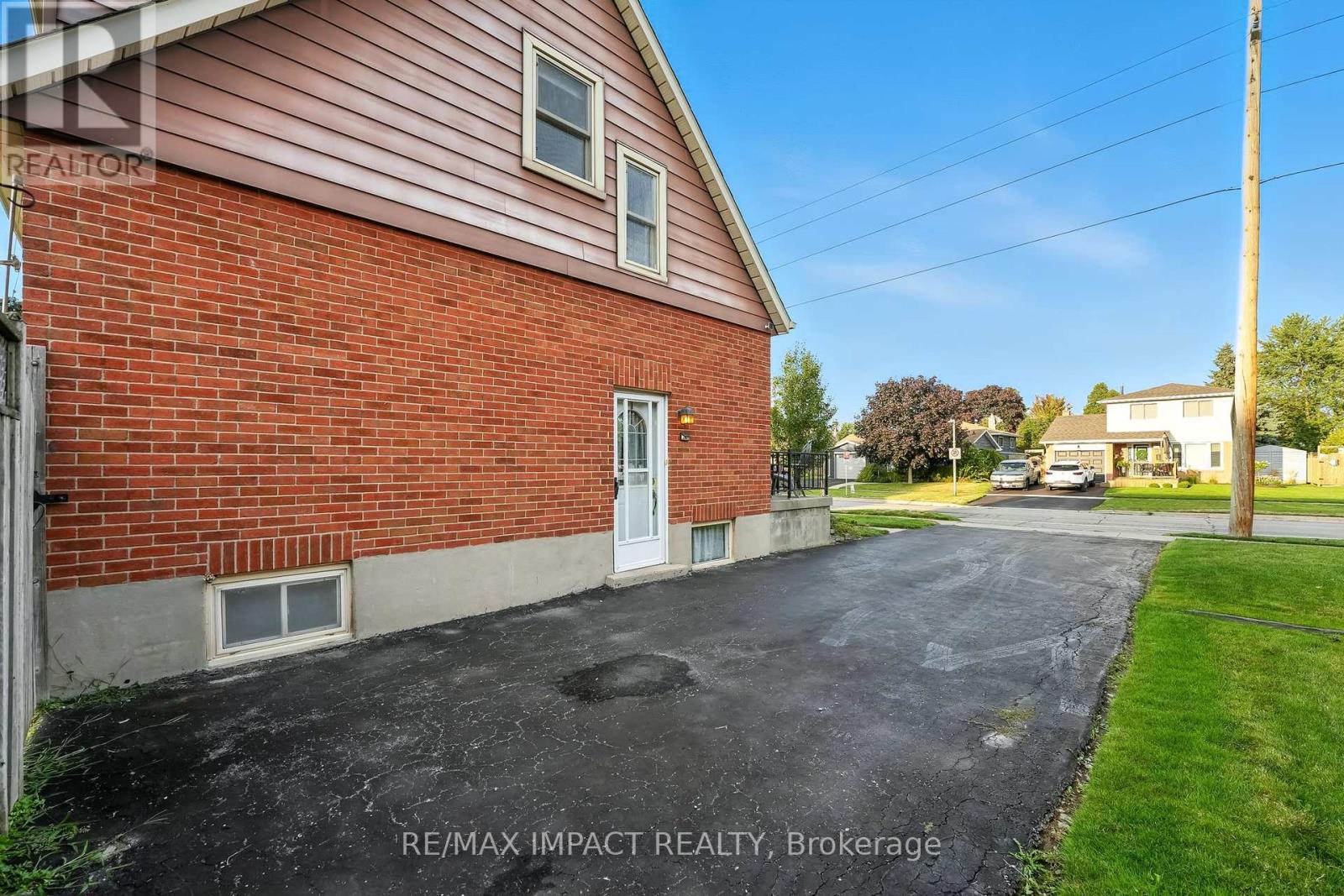 46 Simpson Avenue, Clarington (Bowmanville), Ontario  L1C 2H8 - Photo 5 - E12408706