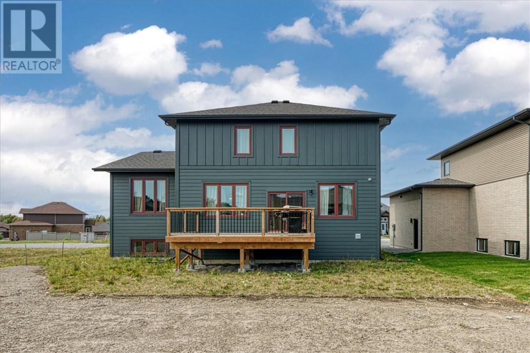 Property at 27 Noah Court image 3
